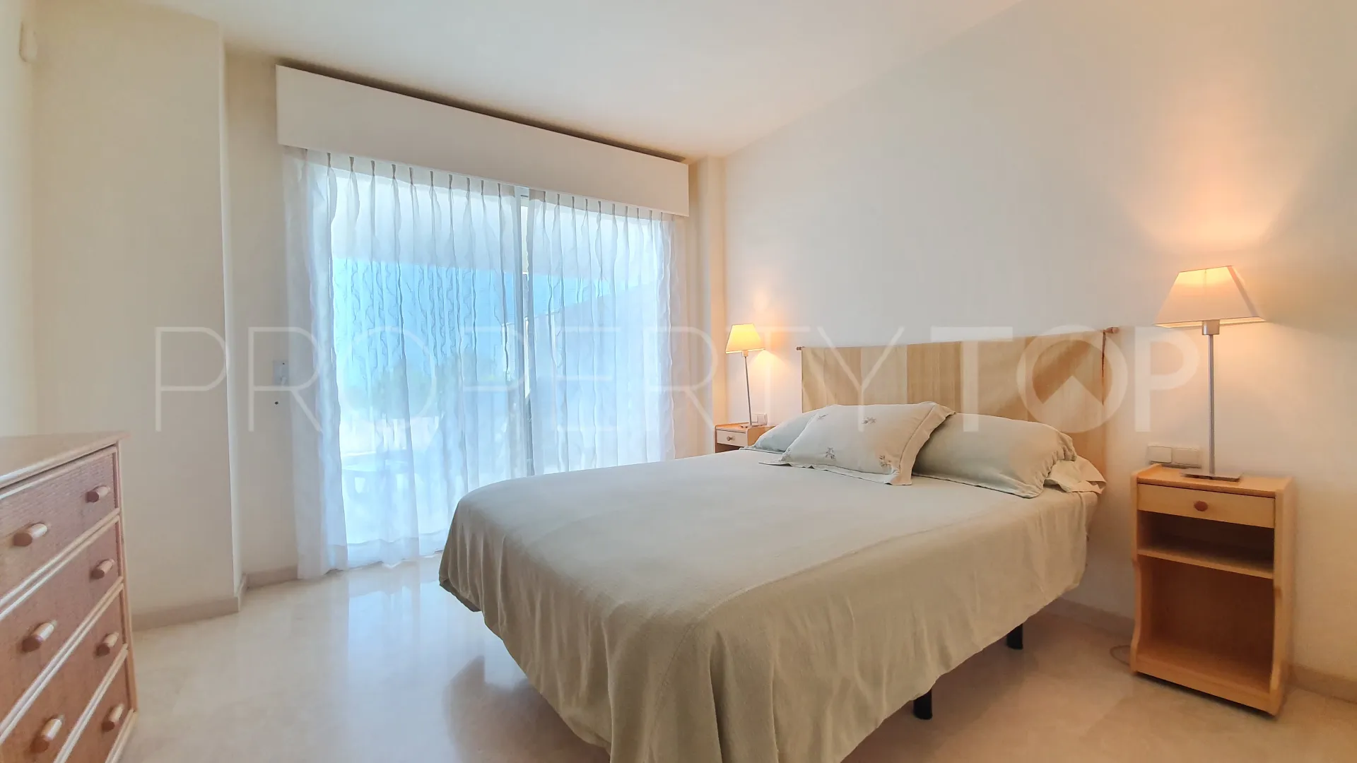 Se vende apartamento planta baja en Los Granados Playa de 3 dormitorios