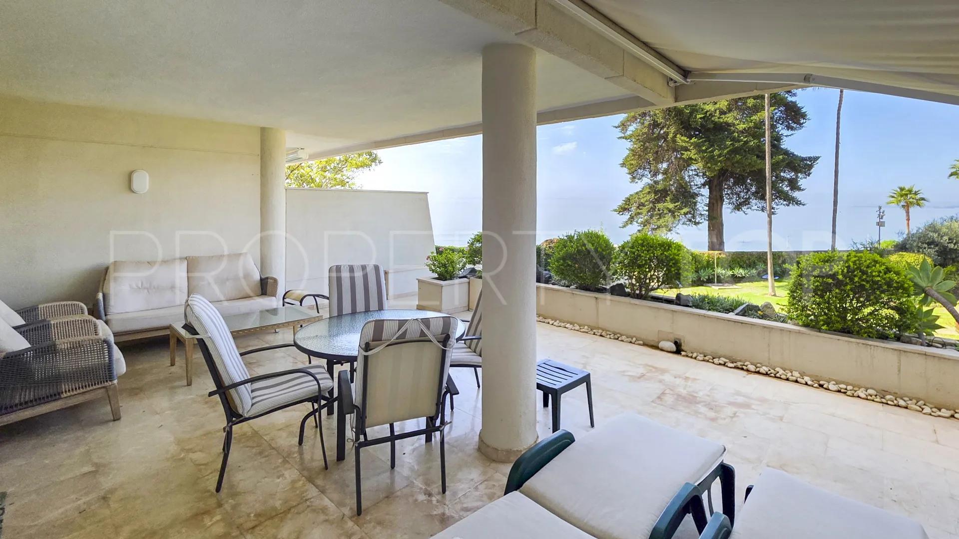 Se vende apartamento planta baja en Los Granados Playa de 3 dormitorios
