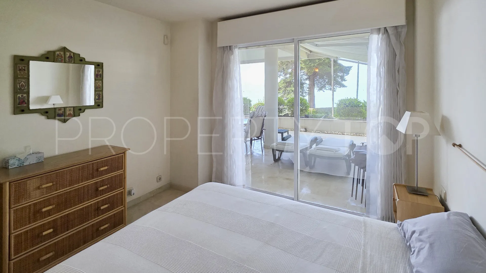 Se vende apartamento planta baja en Los Granados Playa de 3 dormitorios