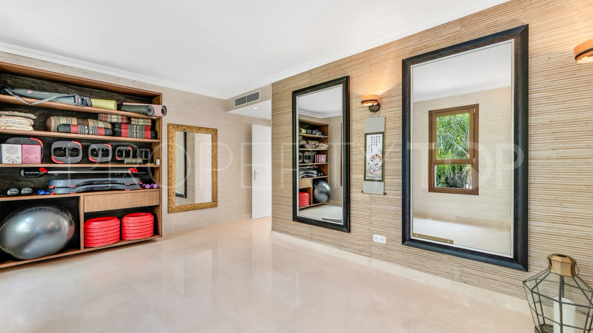 Nueva Andalucia 7 bedrooms villa for sale