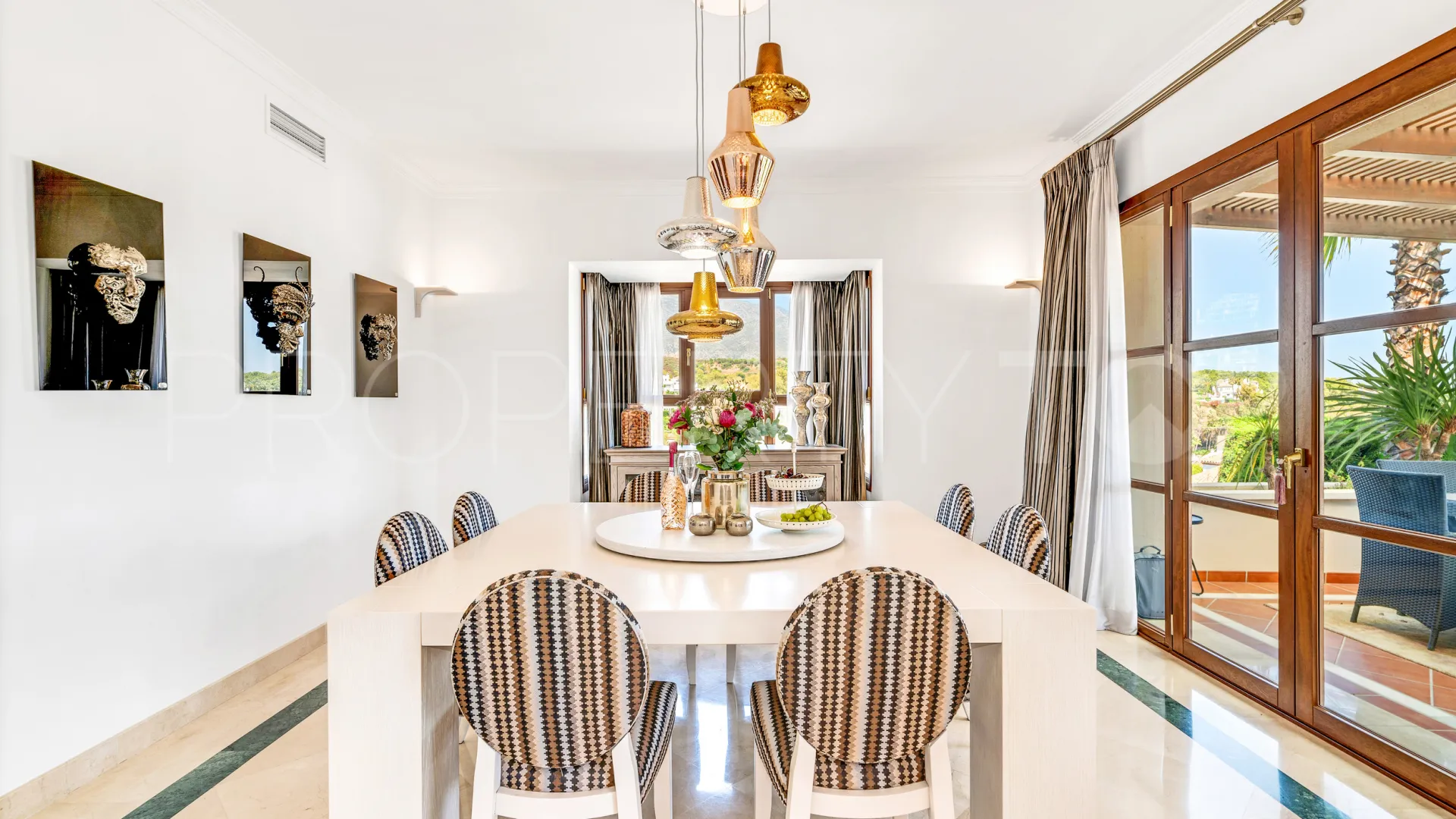 Nueva Andalucia 7 bedrooms villa for sale