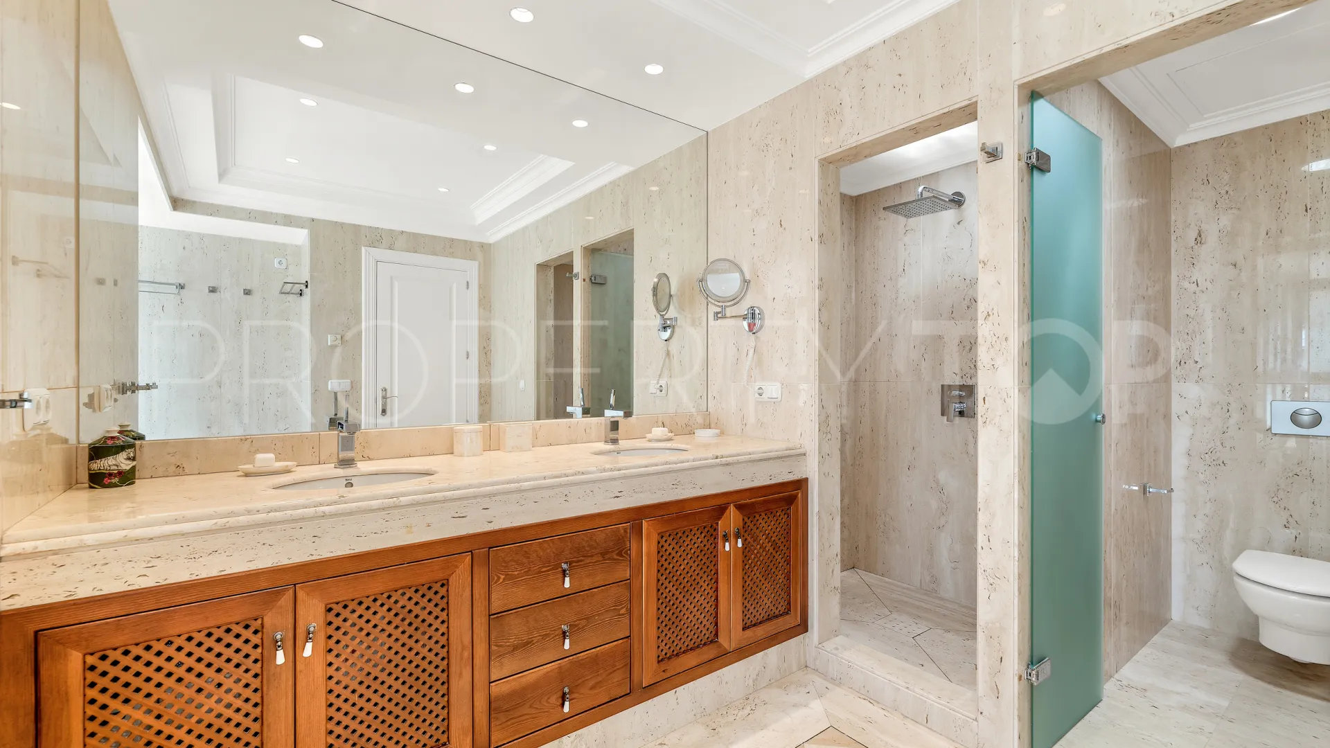 Nueva Andalucia 7 bedrooms villa for sale