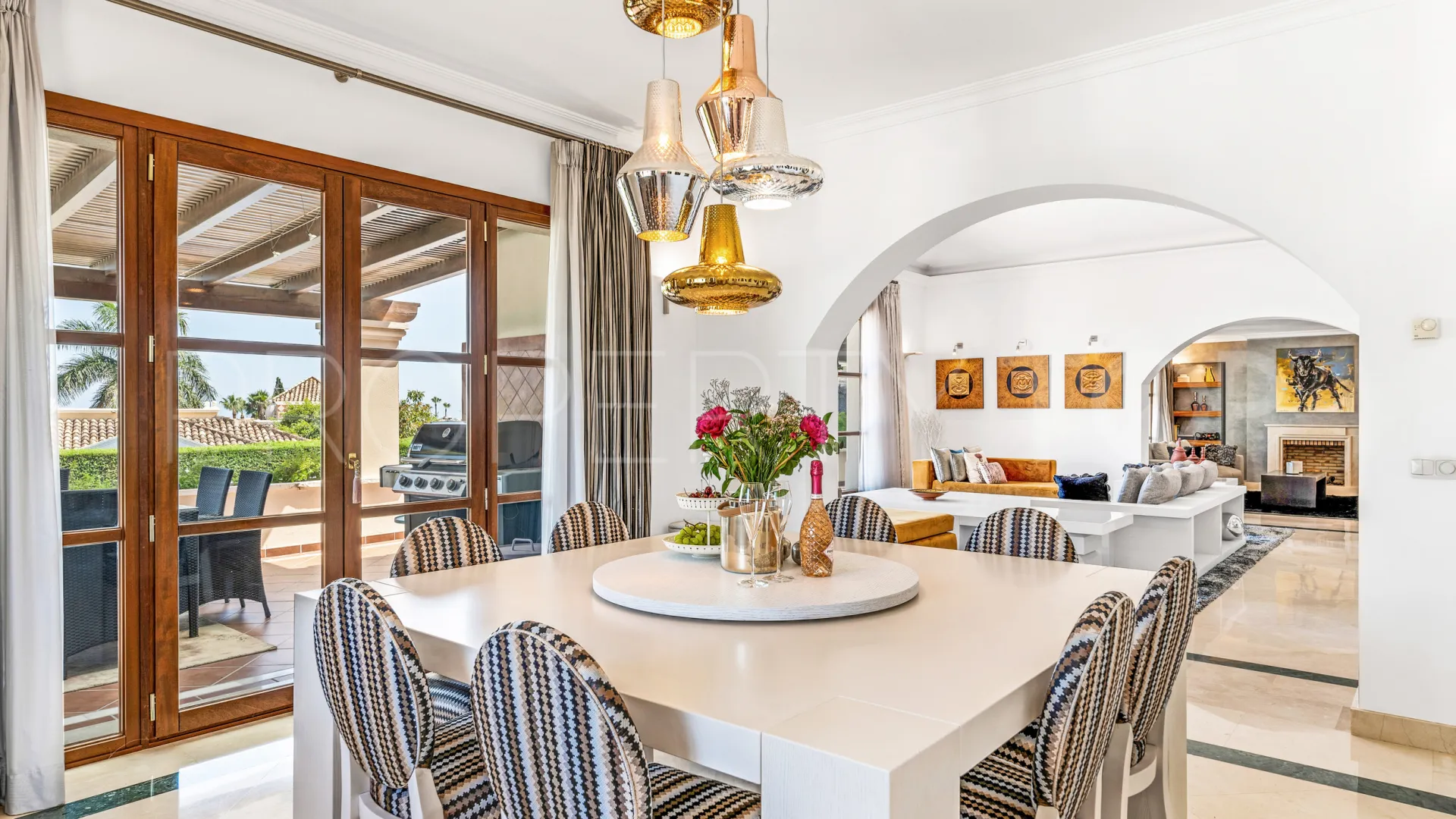 Nueva Andalucia 7 bedrooms villa for sale