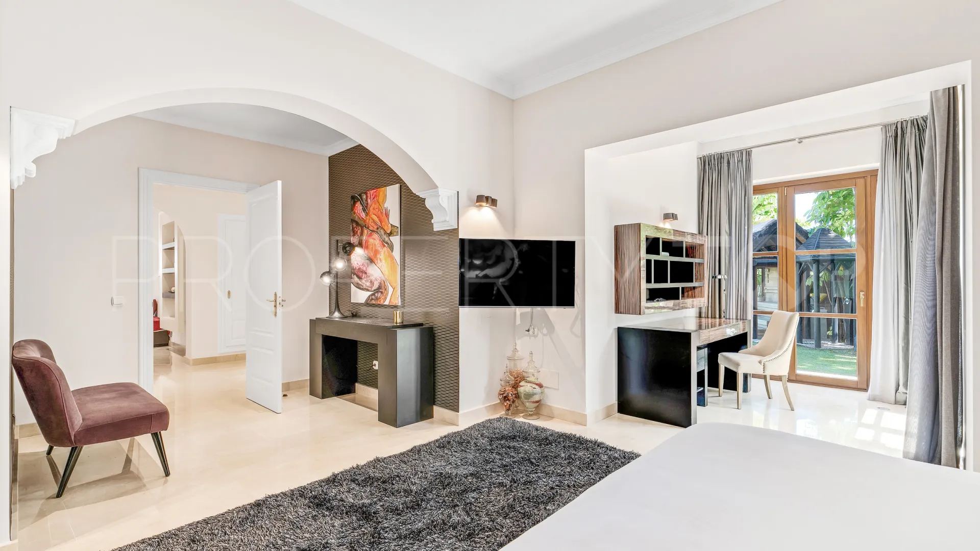 Nueva Andalucia 7 bedrooms villa for sale