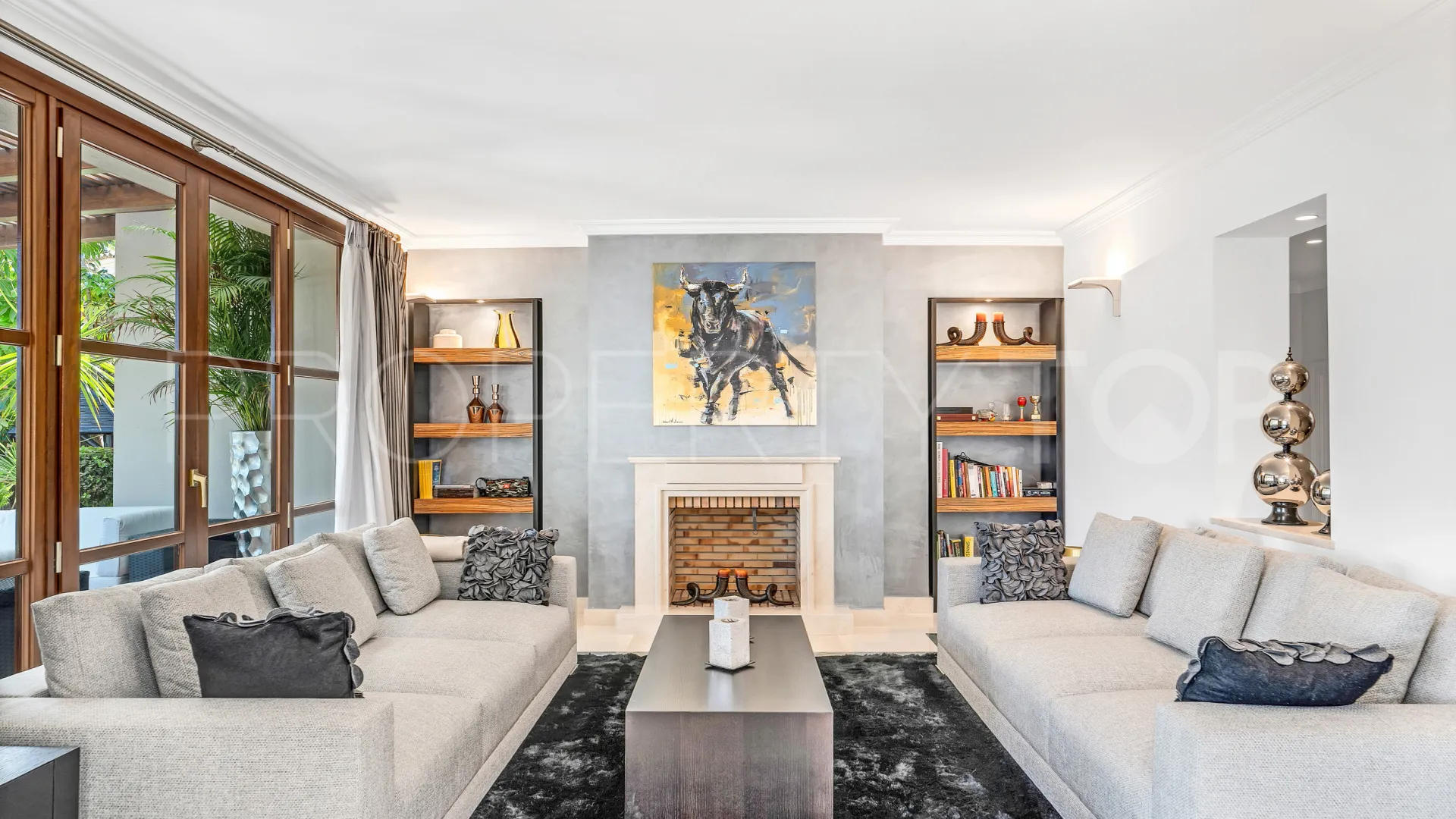 Nueva Andalucia 7 bedrooms villa for sale
