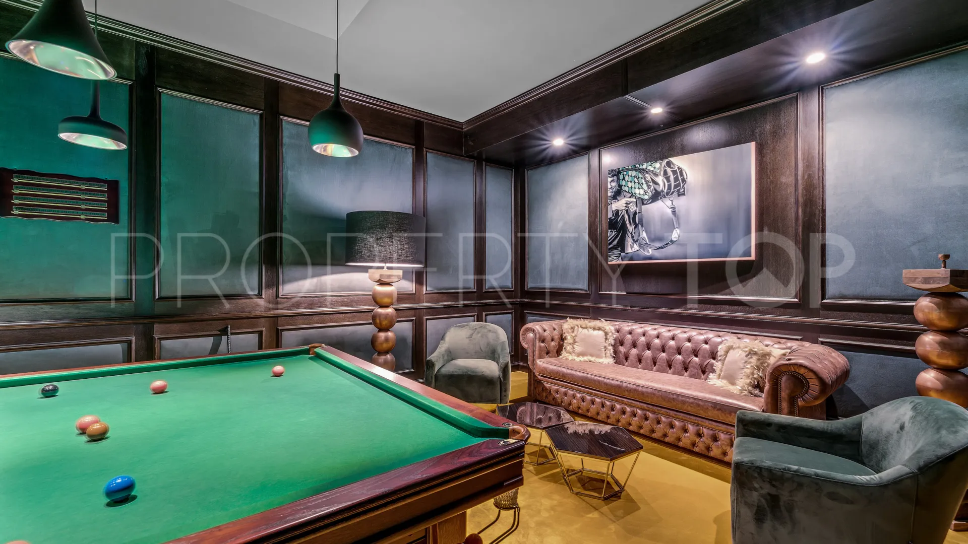 Nueva Andalucia 7 bedrooms villa for sale