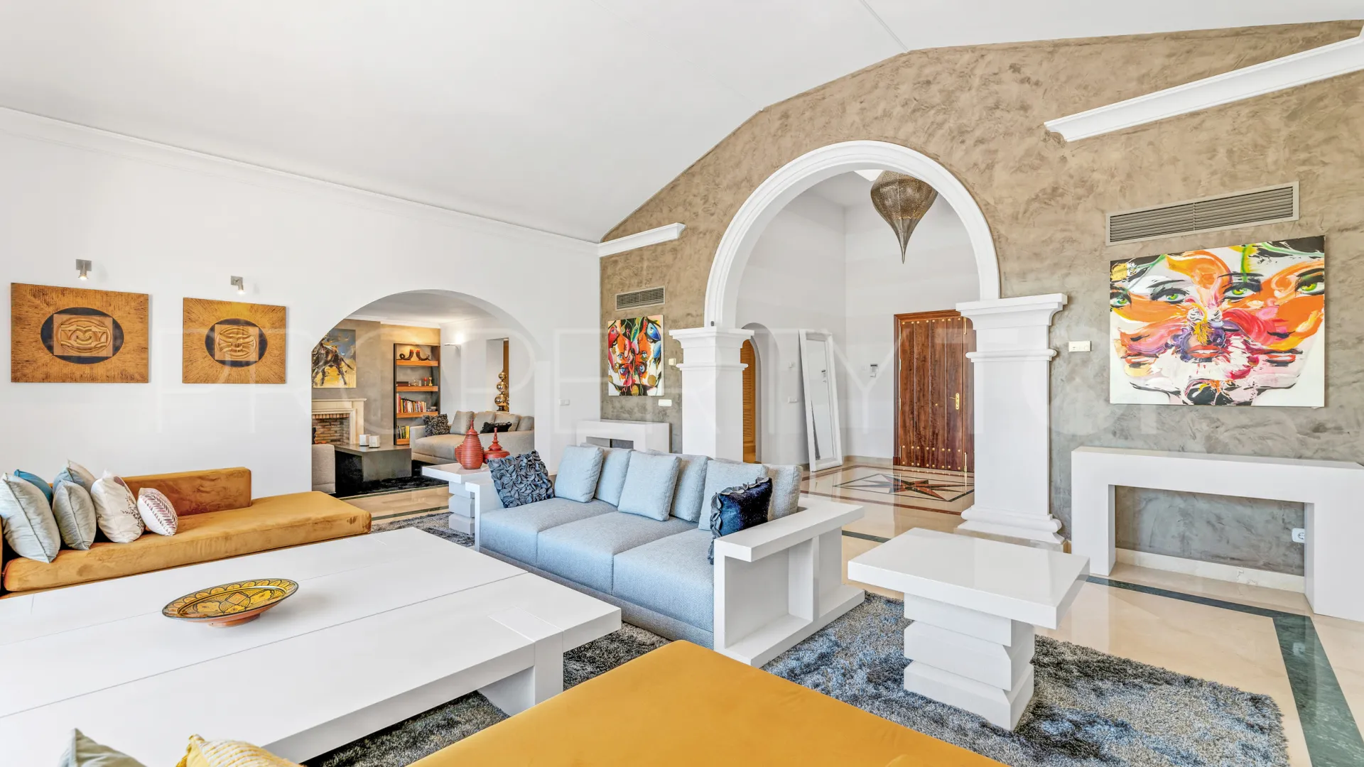 Nueva Andalucia 7 bedrooms villa for sale