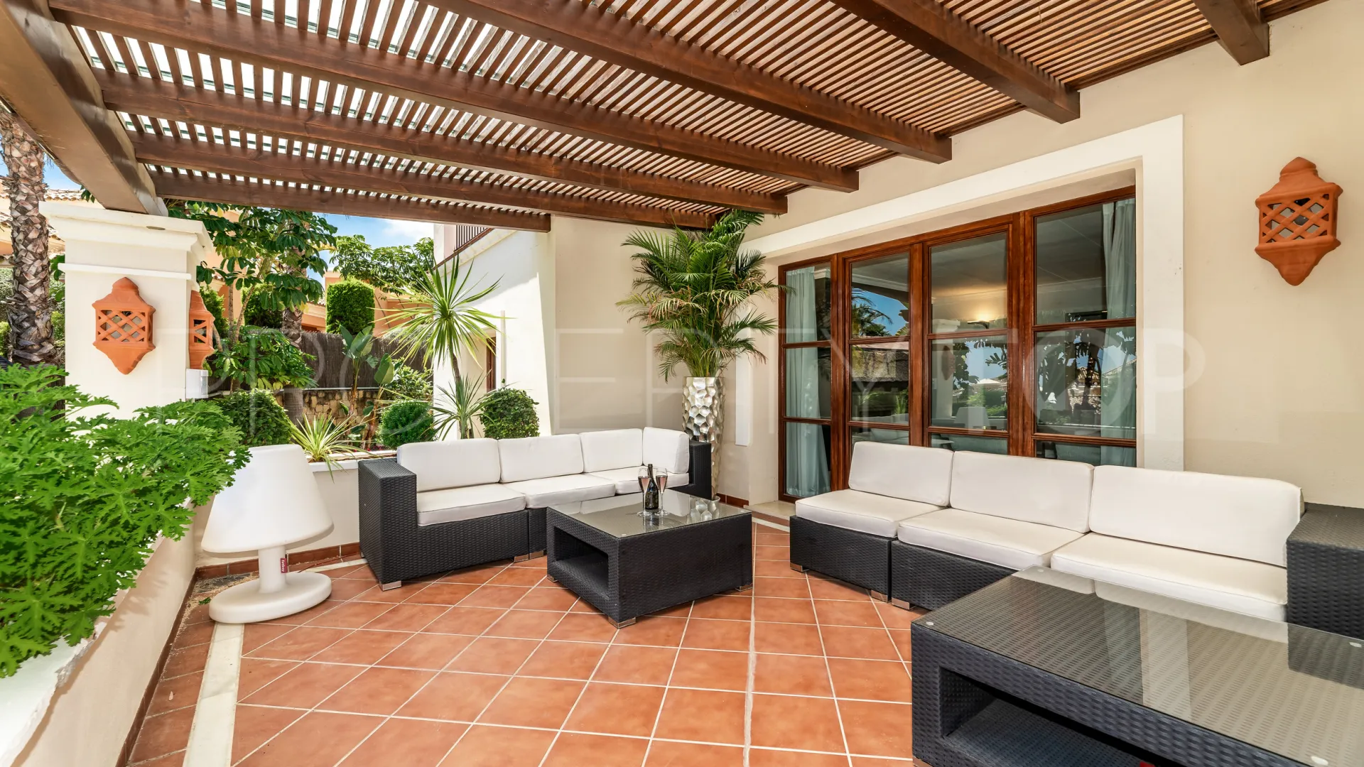 Nueva Andalucia 7 bedrooms villa for sale