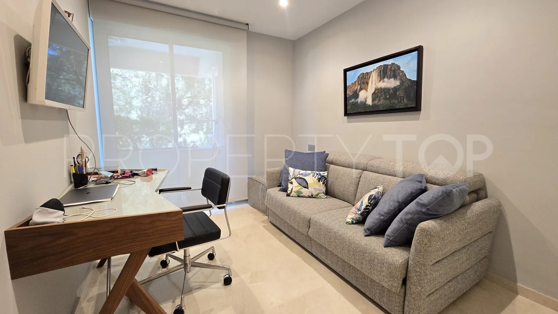 For sale apartment with 4 bedrooms in Los Granados Playa