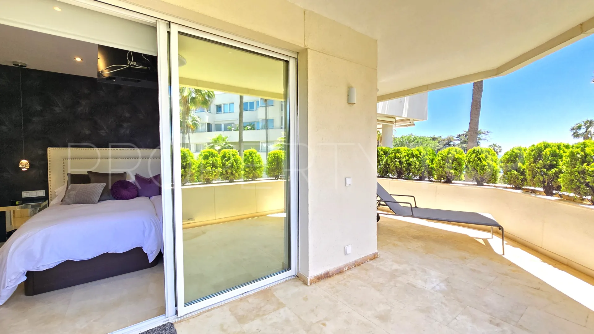 For sale apartment with 4 bedrooms in Los Granados Playa