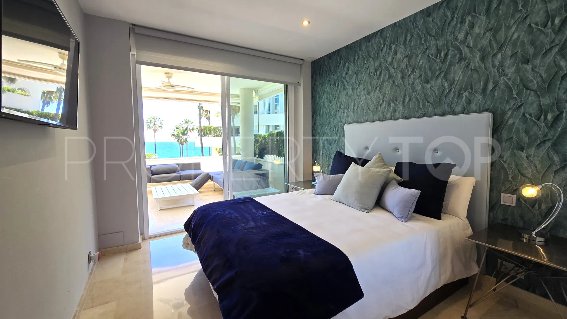 For sale apartment with 4 bedrooms in Los Granados Playa