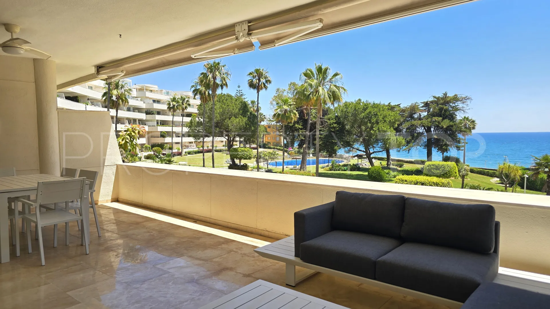 For sale apartment with 4 bedrooms in Los Granados Playa