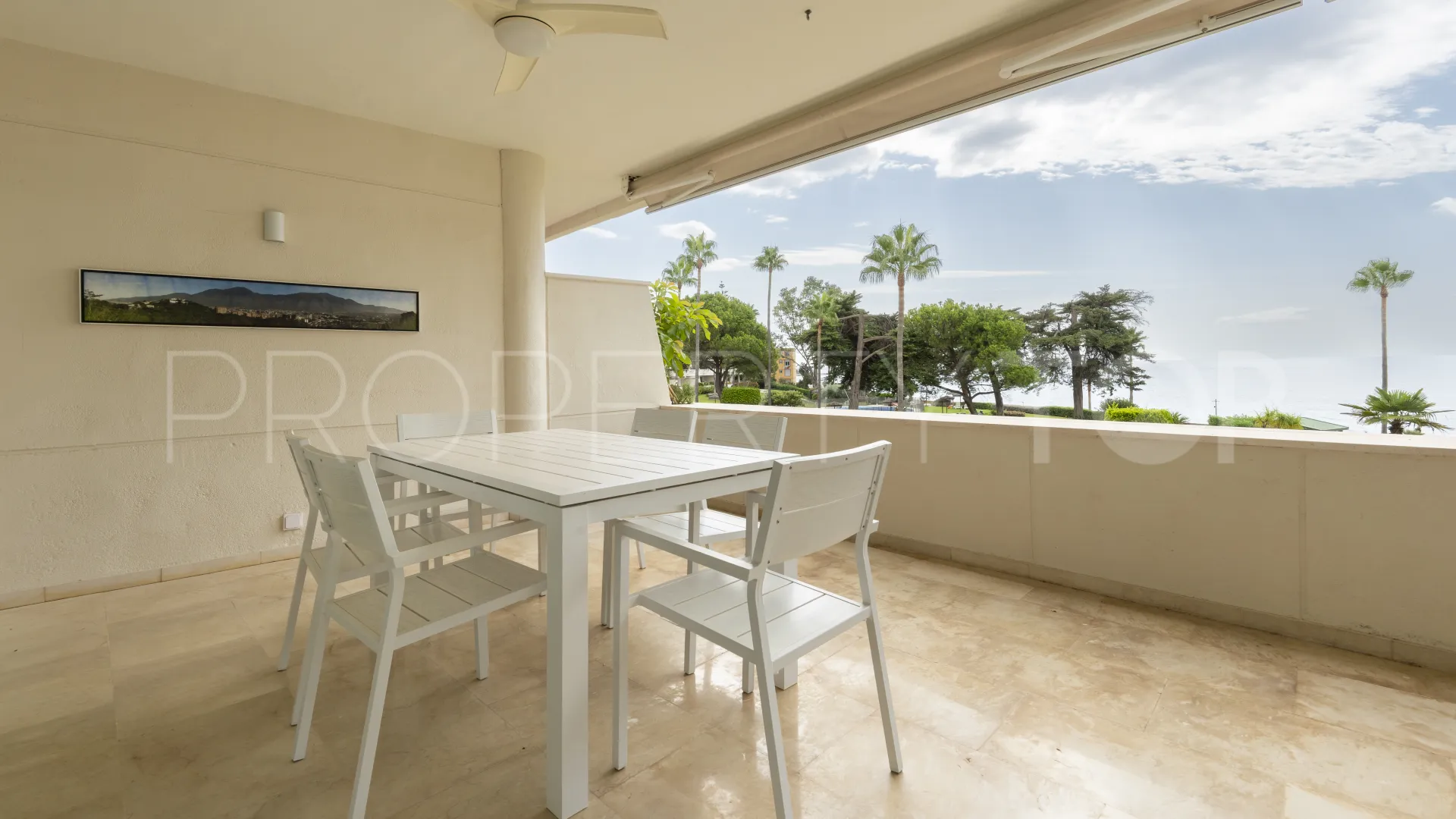 For sale apartment with 4 bedrooms in Los Granados Playa