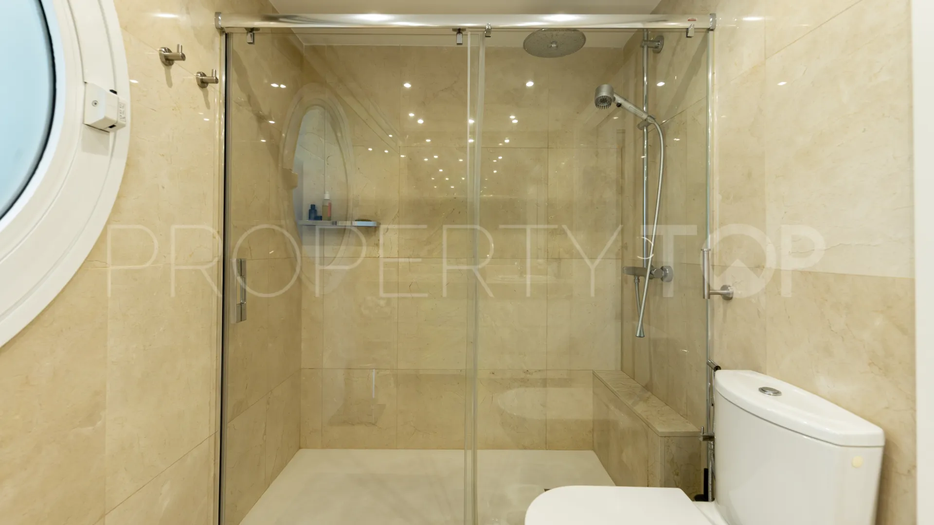 For sale apartment with 4 bedrooms in Los Granados Playa