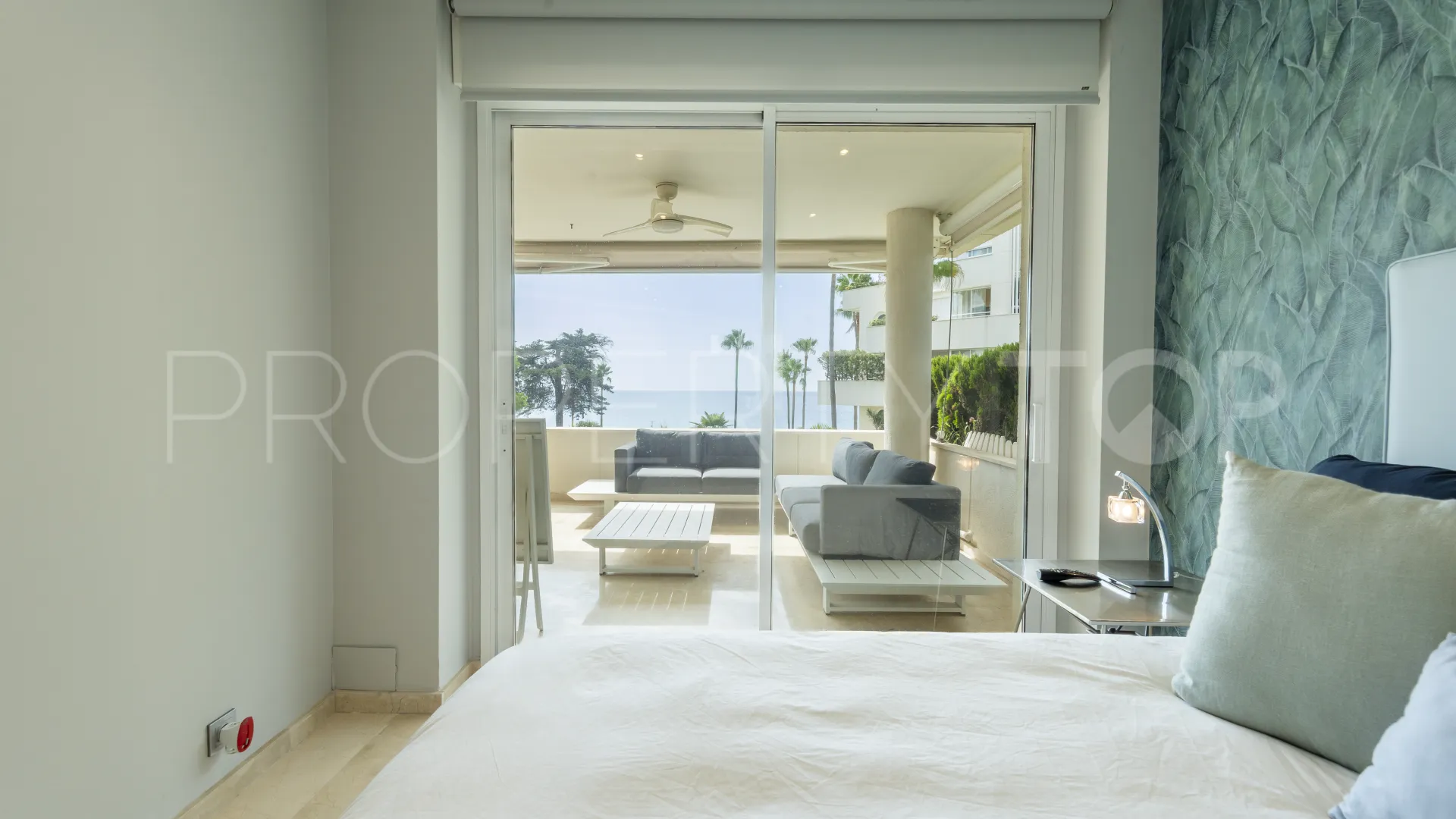 For sale apartment with 4 bedrooms in Los Granados Playa