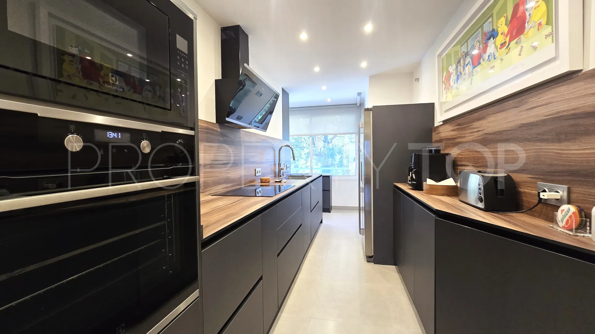 For sale apartment with 4 bedrooms in Los Granados Playa