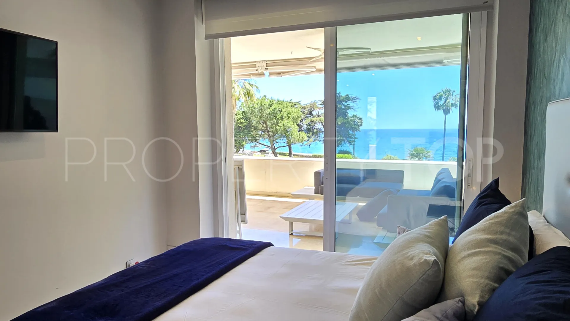 For sale apartment with 4 bedrooms in Los Granados Playa