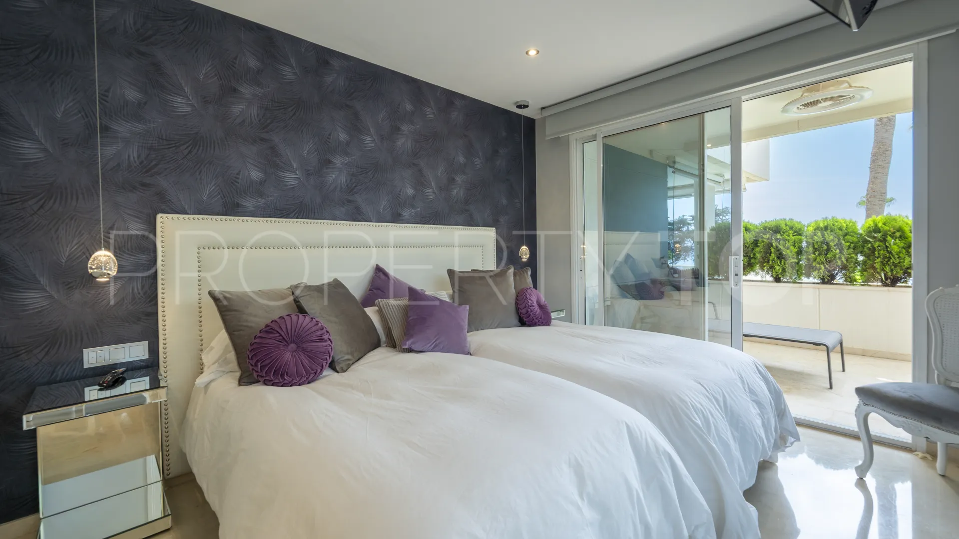 For sale apartment with 4 bedrooms in Los Granados Playa