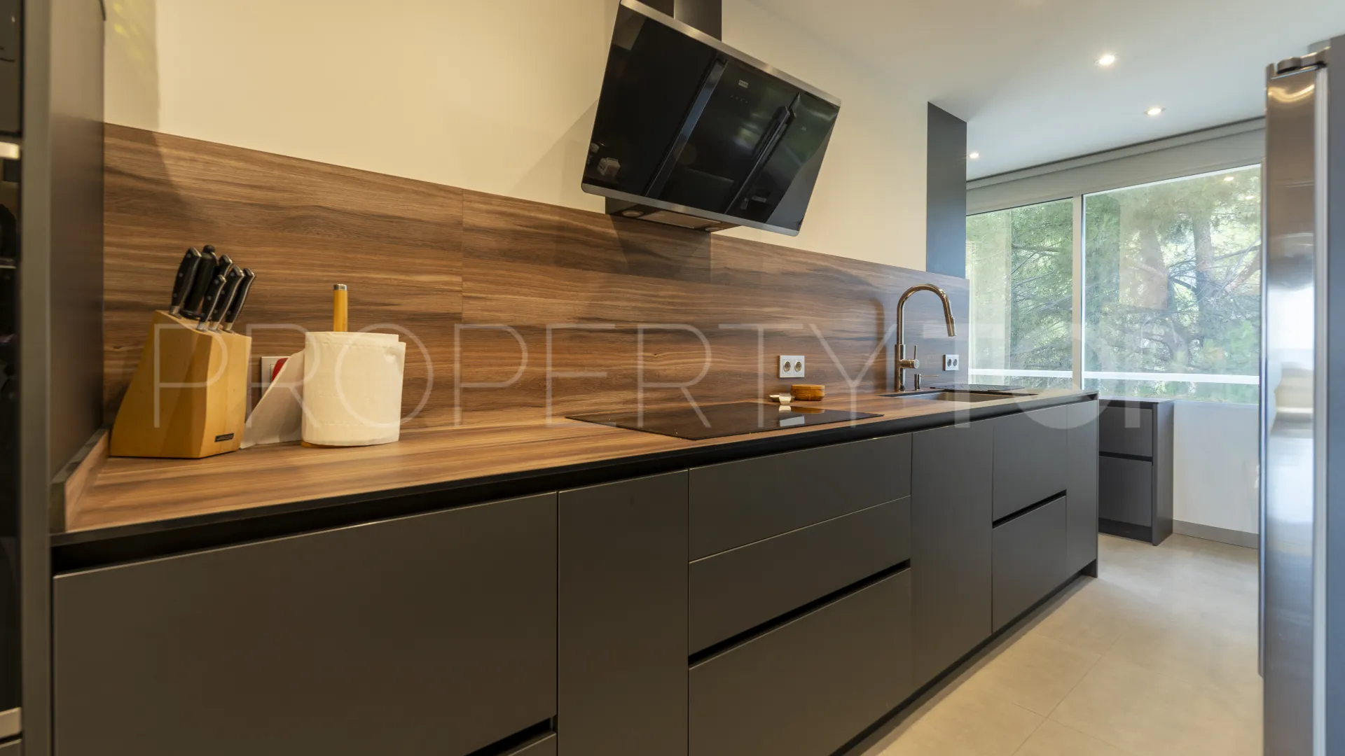 For sale apartment with 4 bedrooms in Los Granados Playa