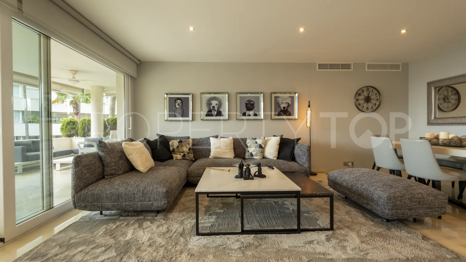 For sale apartment with 4 bedrooms in Los Granados Playa