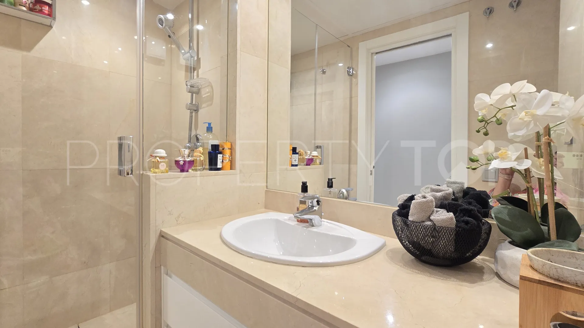For sale apartment with 4 bedrooms in Los Granados Playa