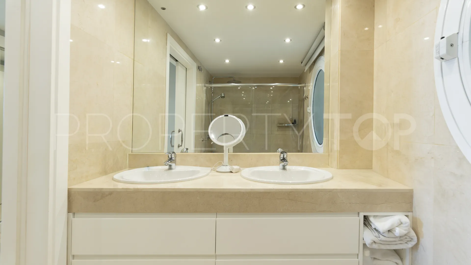For sale apartment with 4 bedrooms in Los Granados Playa