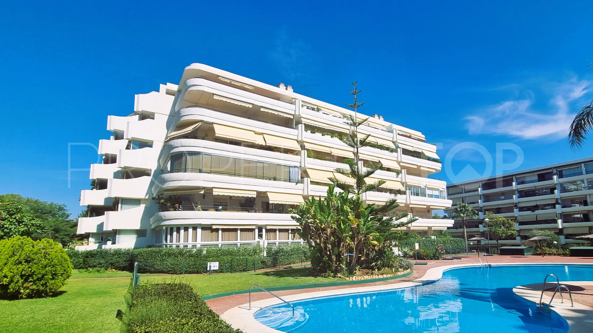 Atico duplex en venta en Guadalmina Alta con 3 dormitorios