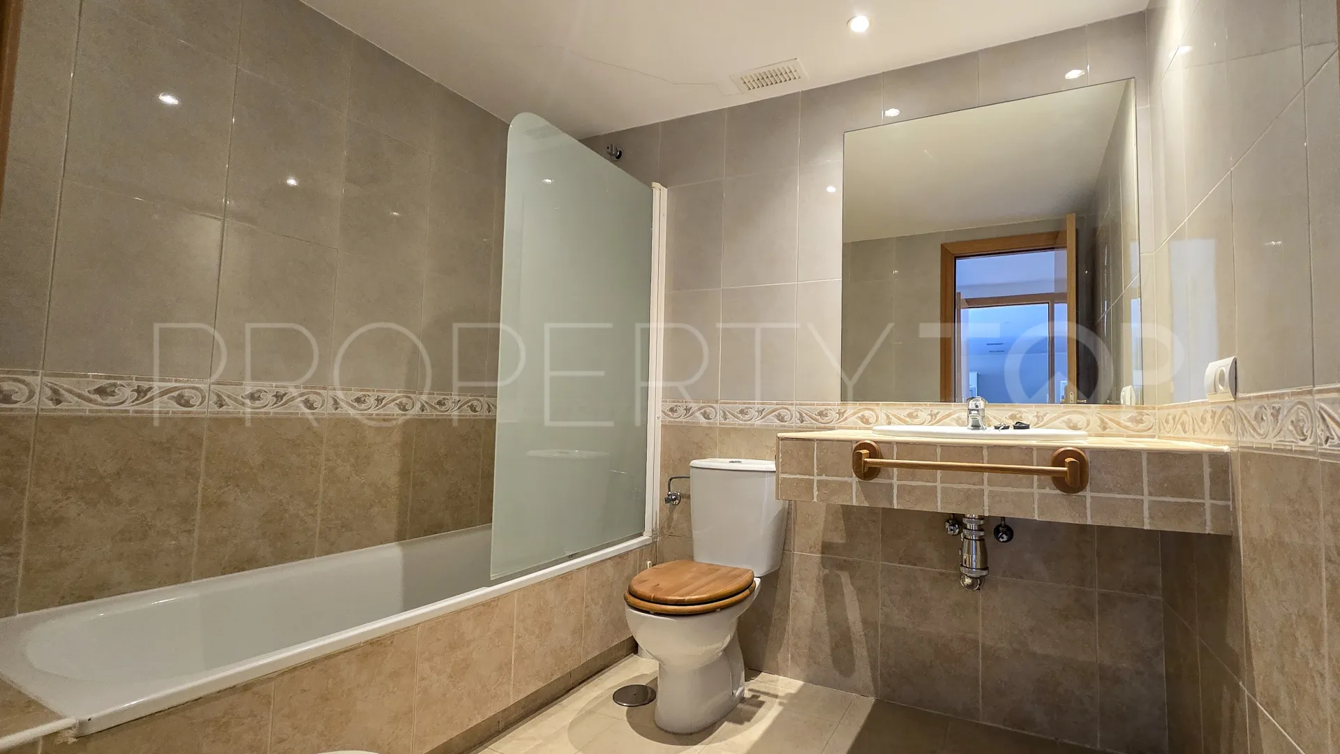 Atico duplex en venta en Guadalmina Alta con 3 dormitorios