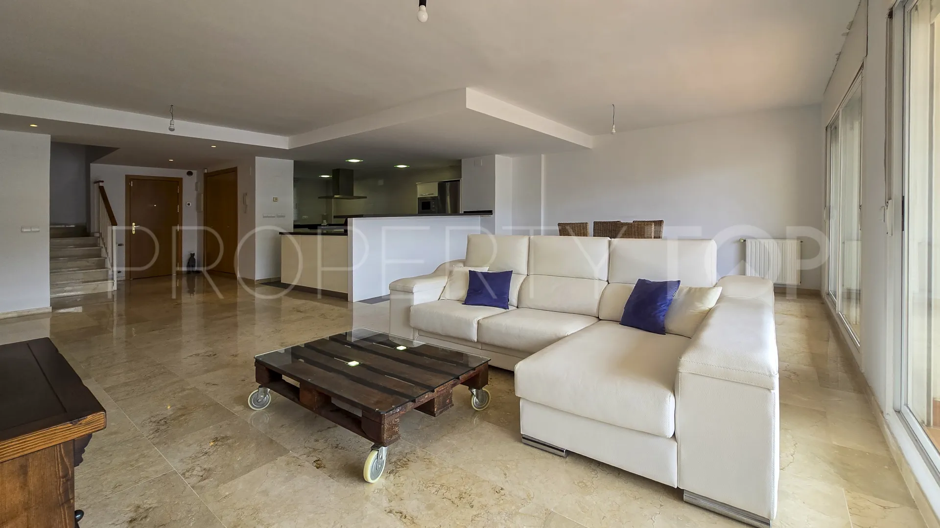 Atico duplex en venta en Guadalmina Alta con 3 dormitorios