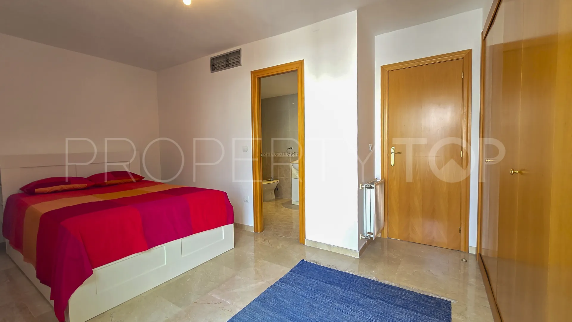 Atico duplex en venta en Guadalmina Alta con 3 dormitorios