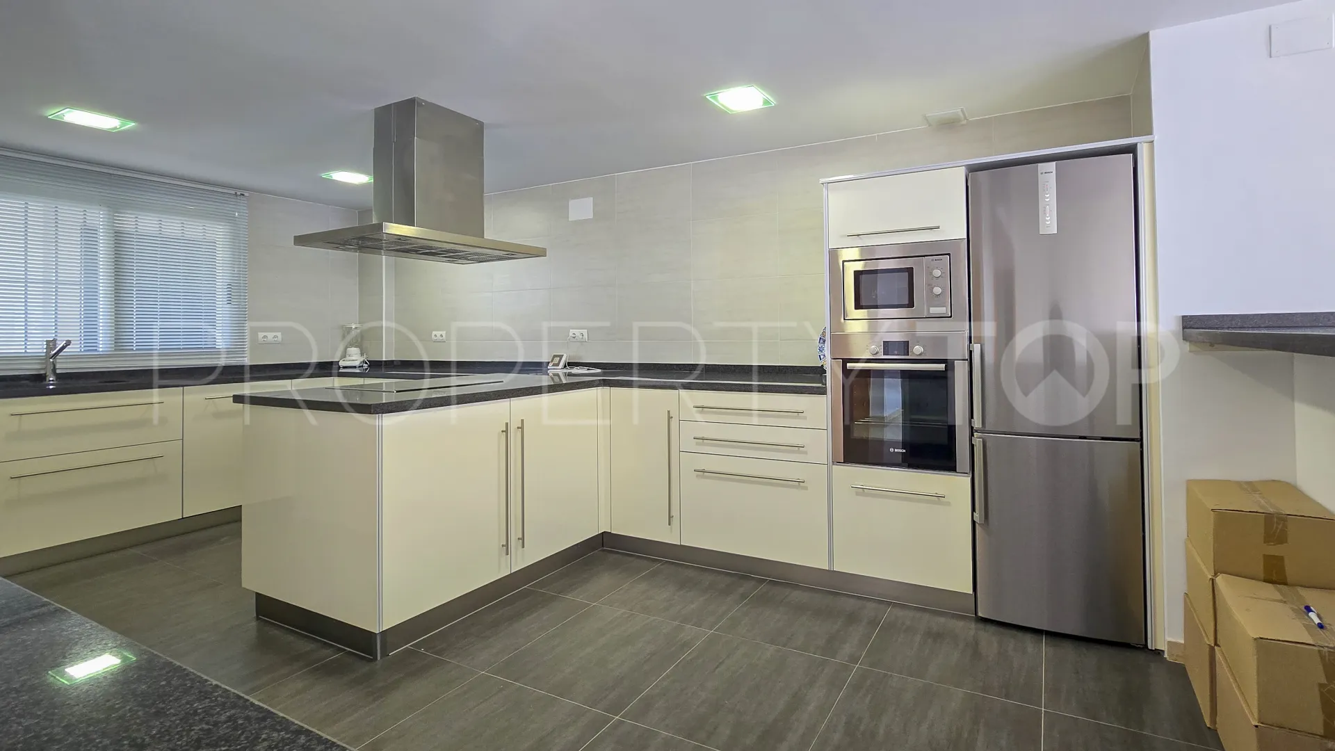 Atico duplex en venta en Guadalmina Alta con 3 dormitorios