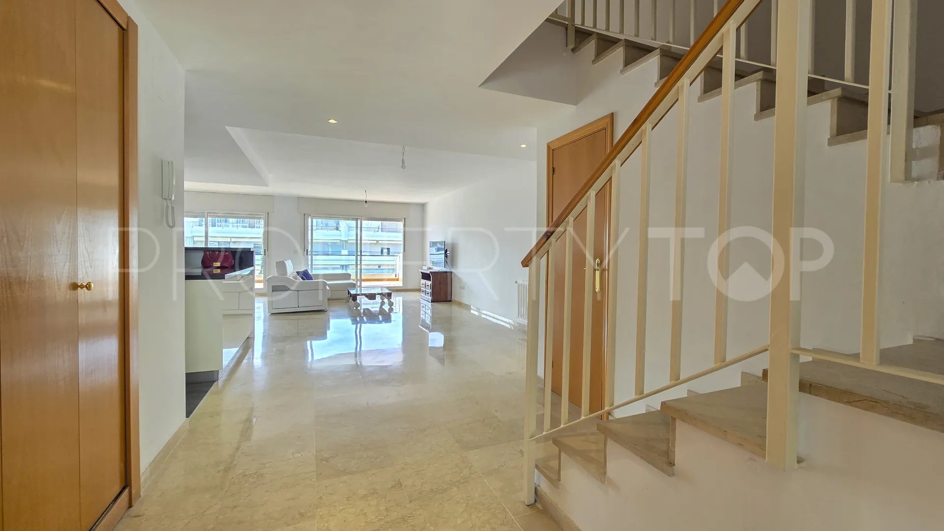 Atico duplex en venta en Guadalmina Alta con 3 dormitorios