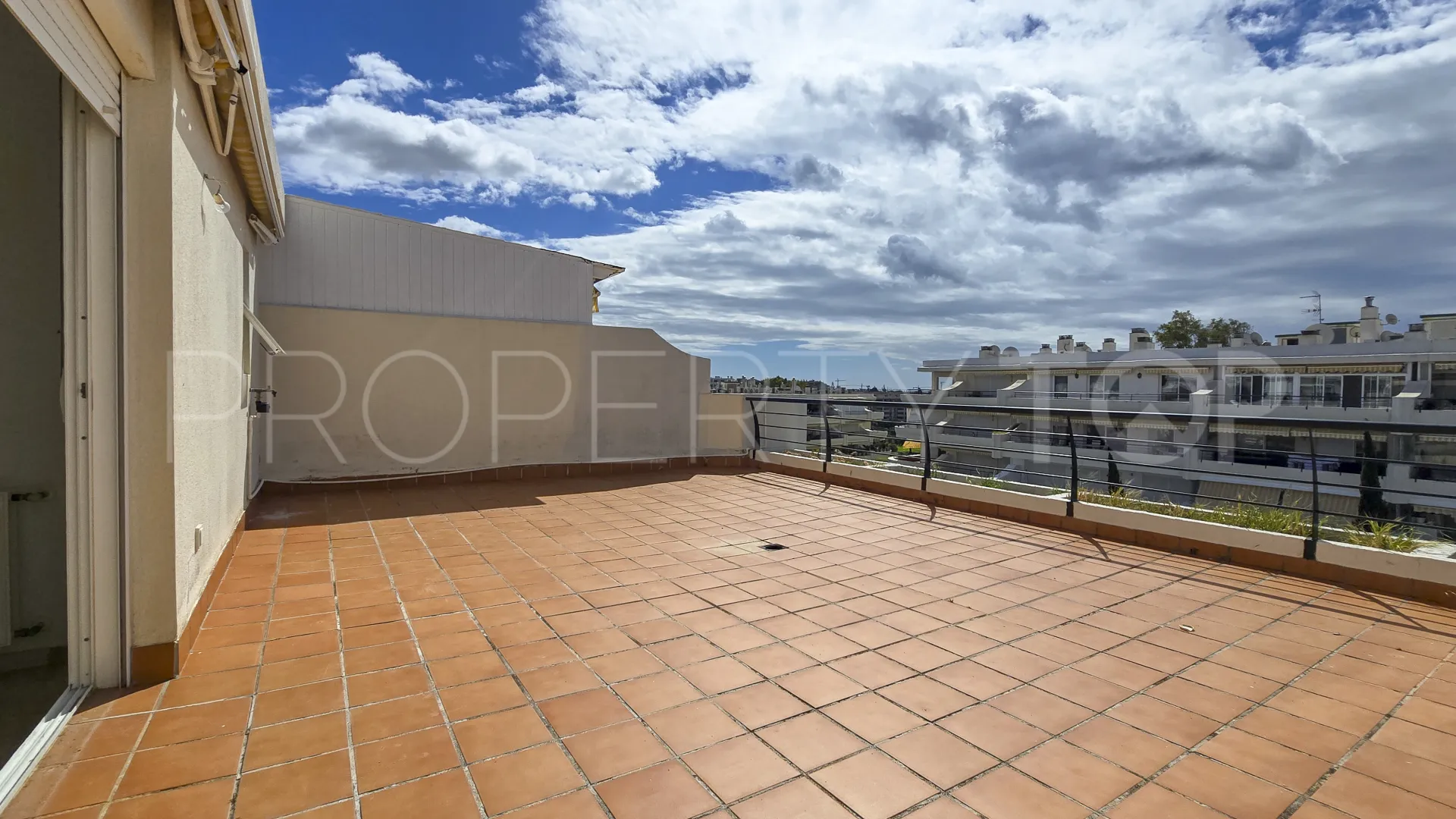 Atico duplex en venta en Guadalmina Alta con 3 dormitorios
