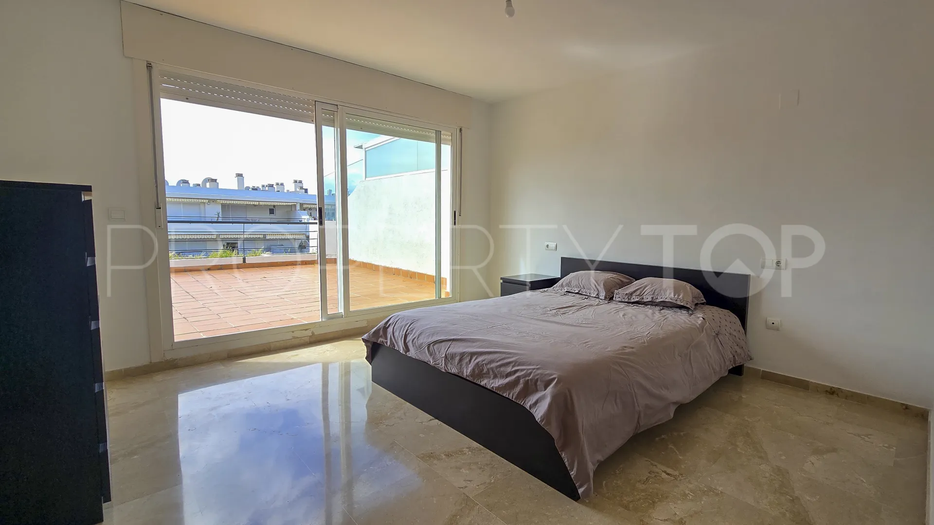 Atico duplex en venta en Guadalmina Alta con 3 dormitorios