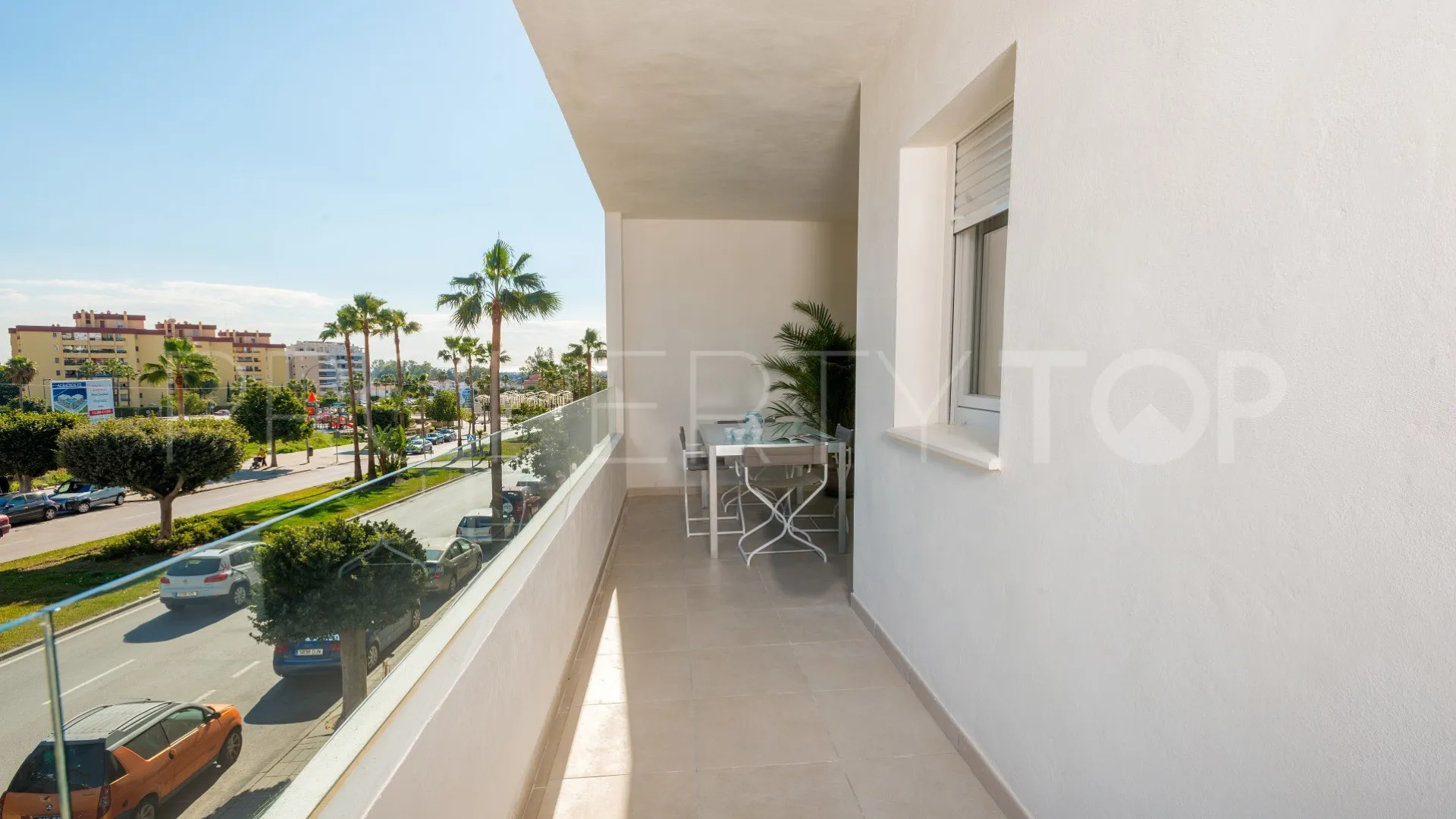 Buy apartment in Nueva Andalucia