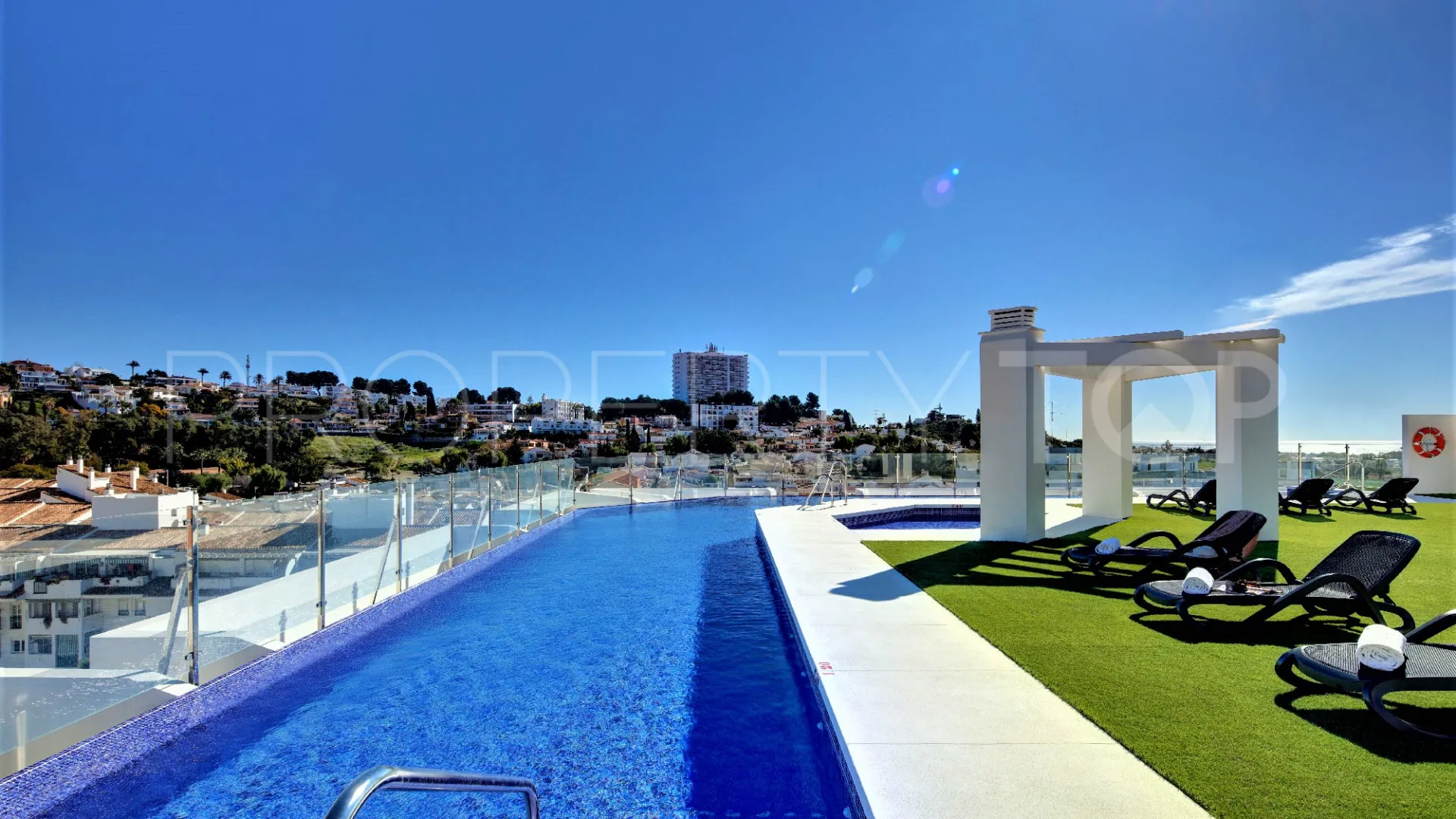 Buy apartment in Nueva Andalucia