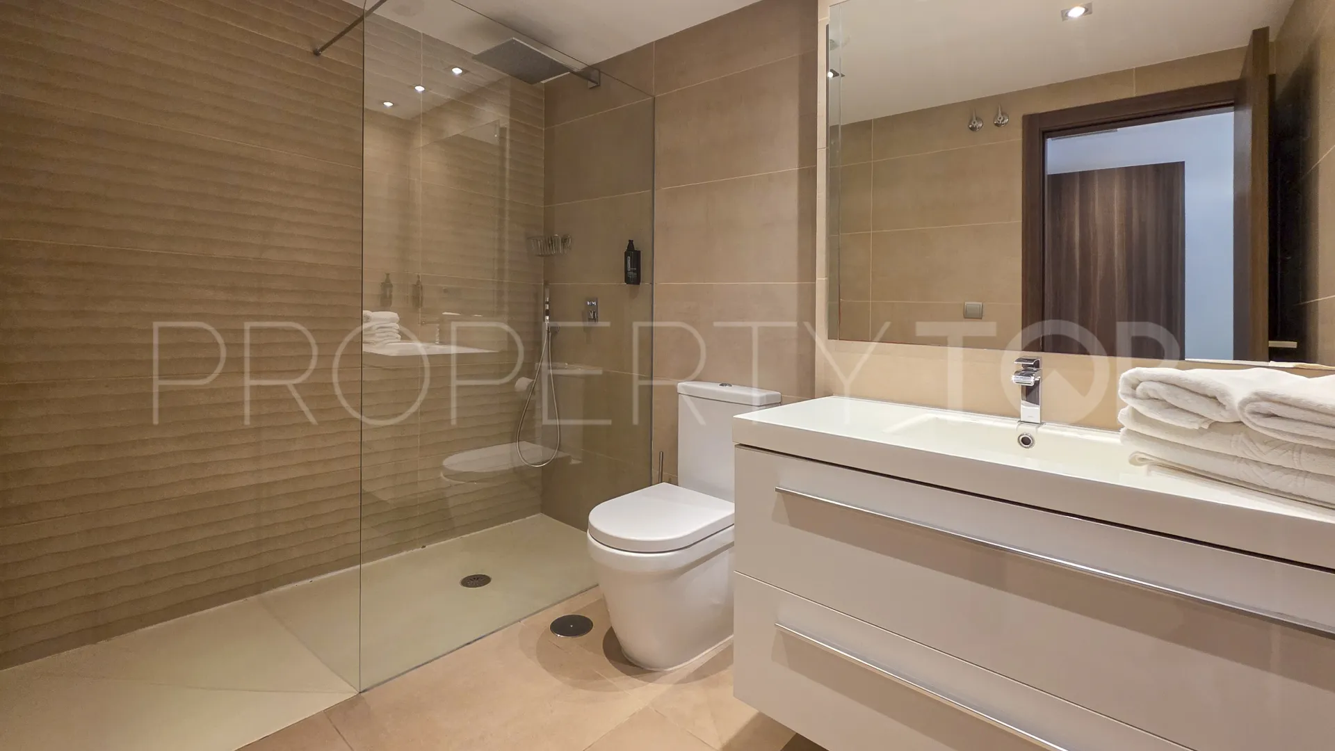 For sale San Pedro Playa apartment with 3 bedrooms