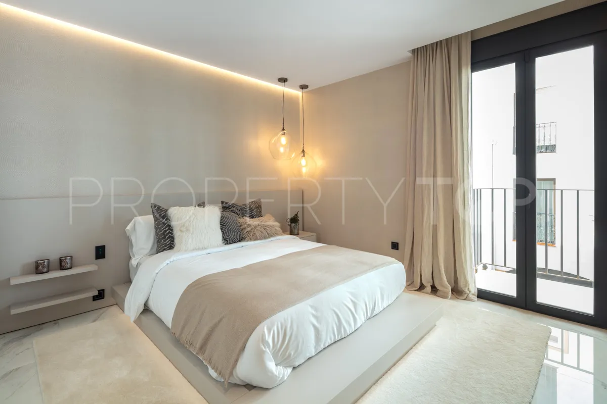 Apartamento en venta con 3 dormitorios en Marbella - Puerto Banus