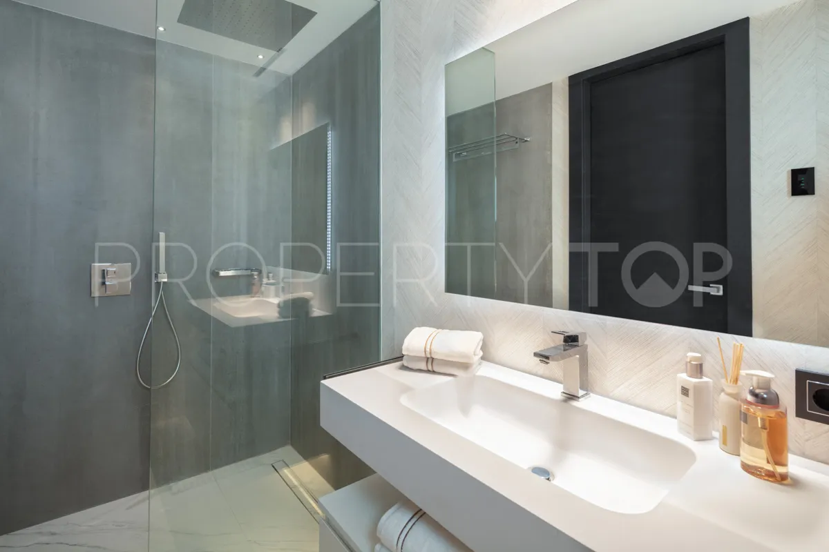 Apartamento en venta con 3 dormitorios en Marbella - Puerto Banus