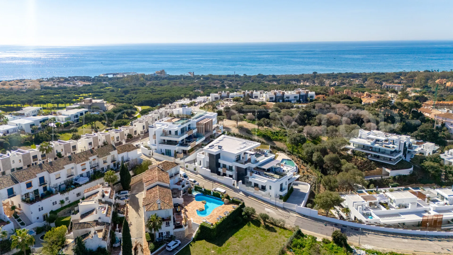 Apartamento en venta de 3 dormitorios en Cabopino