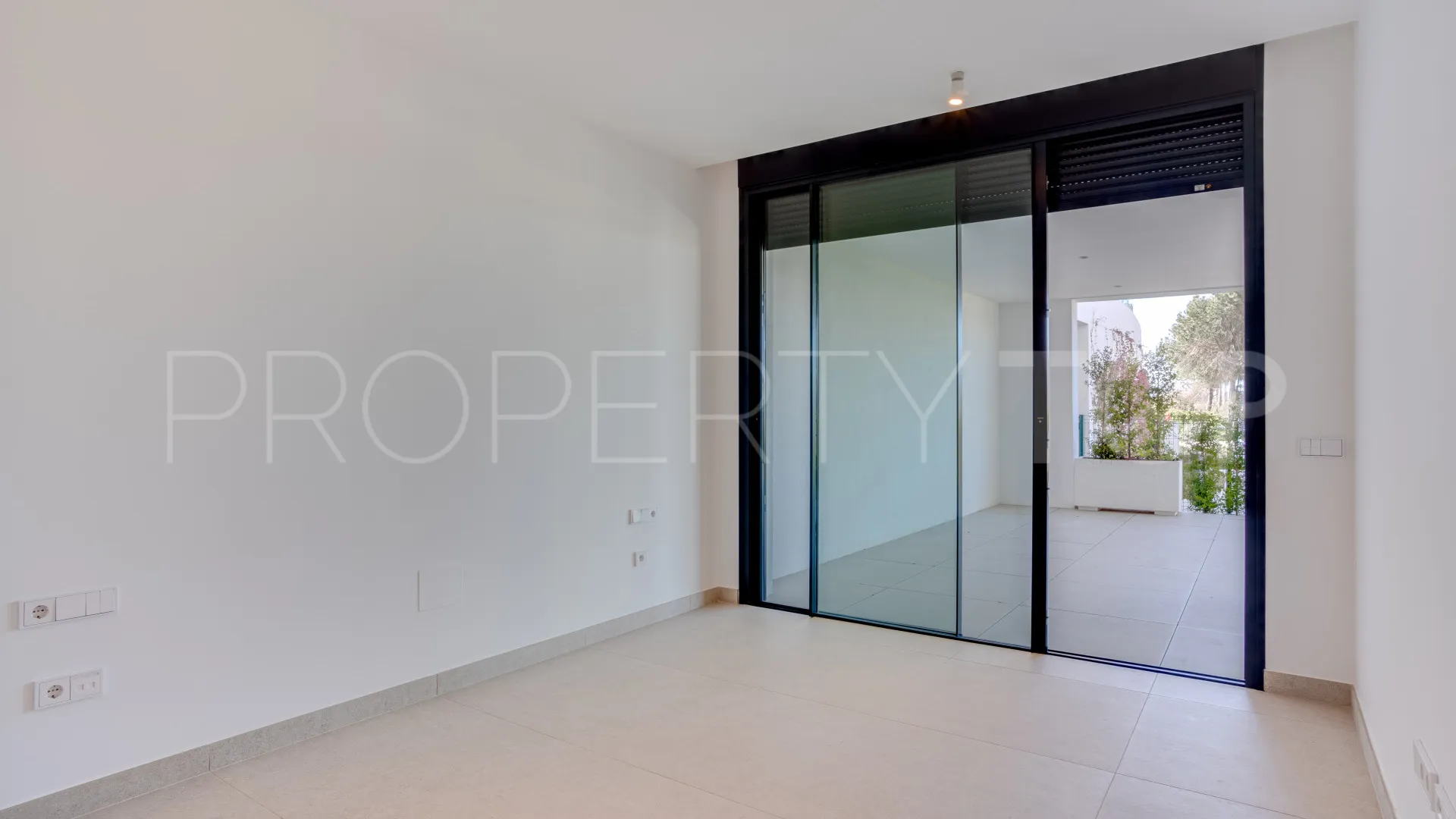 Apartamento en venta de 3 dormitorios en Cabopino