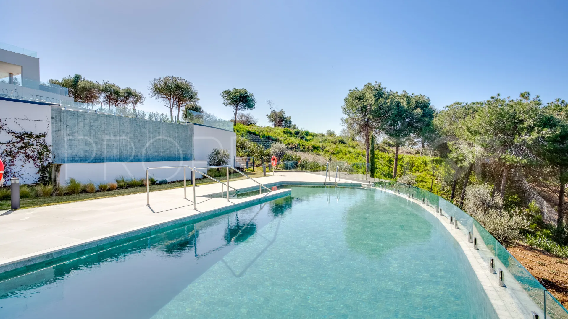 Apartamento en venta de 3 dormitorios en Cabopino