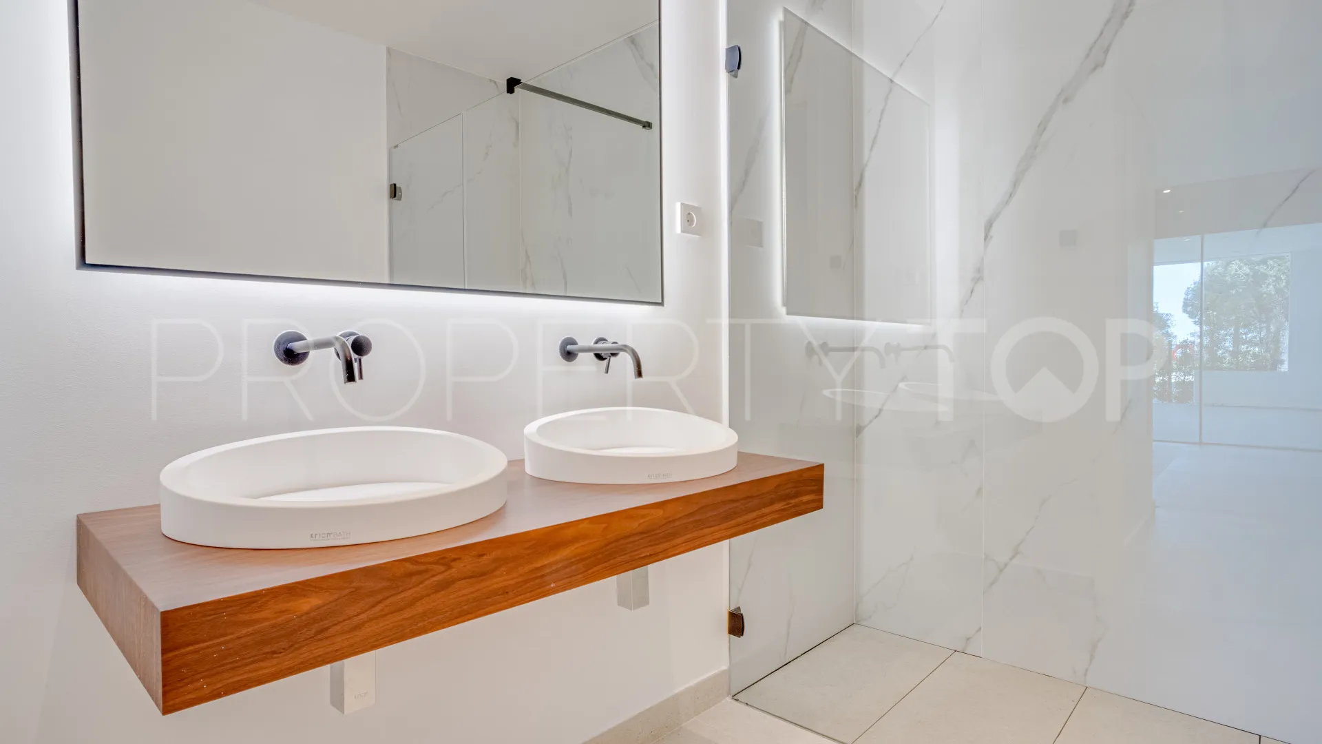 Apartamento en venta de 3 dormitorios en Cabopino