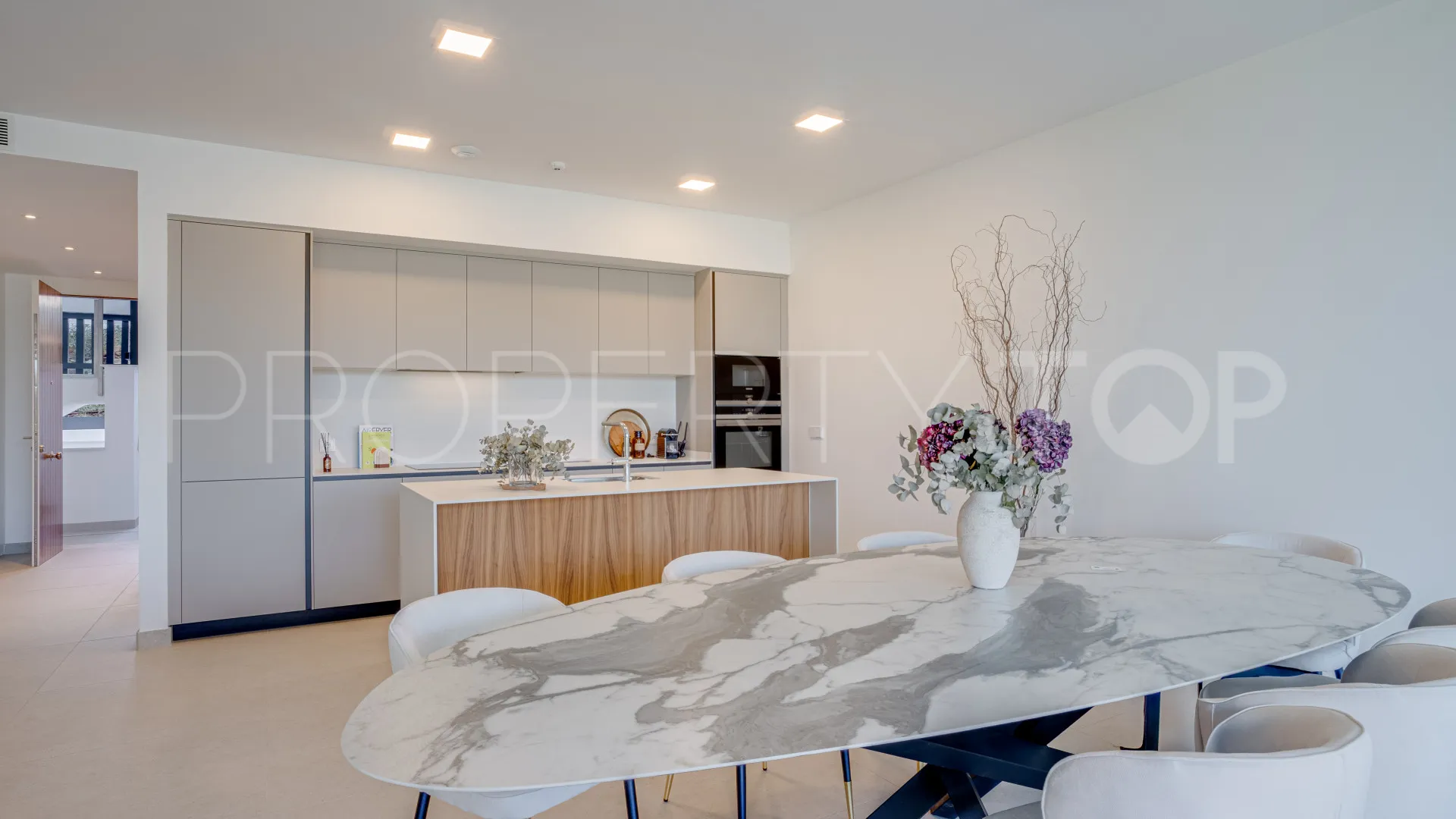 Apartamento en venta de 3 dormitorios en Cabopino