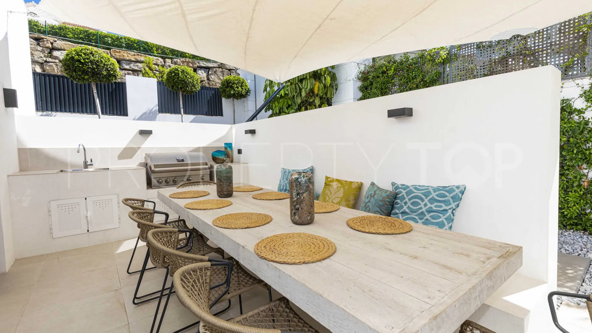 Buy villa in La Alqueria with 5 bedrooms