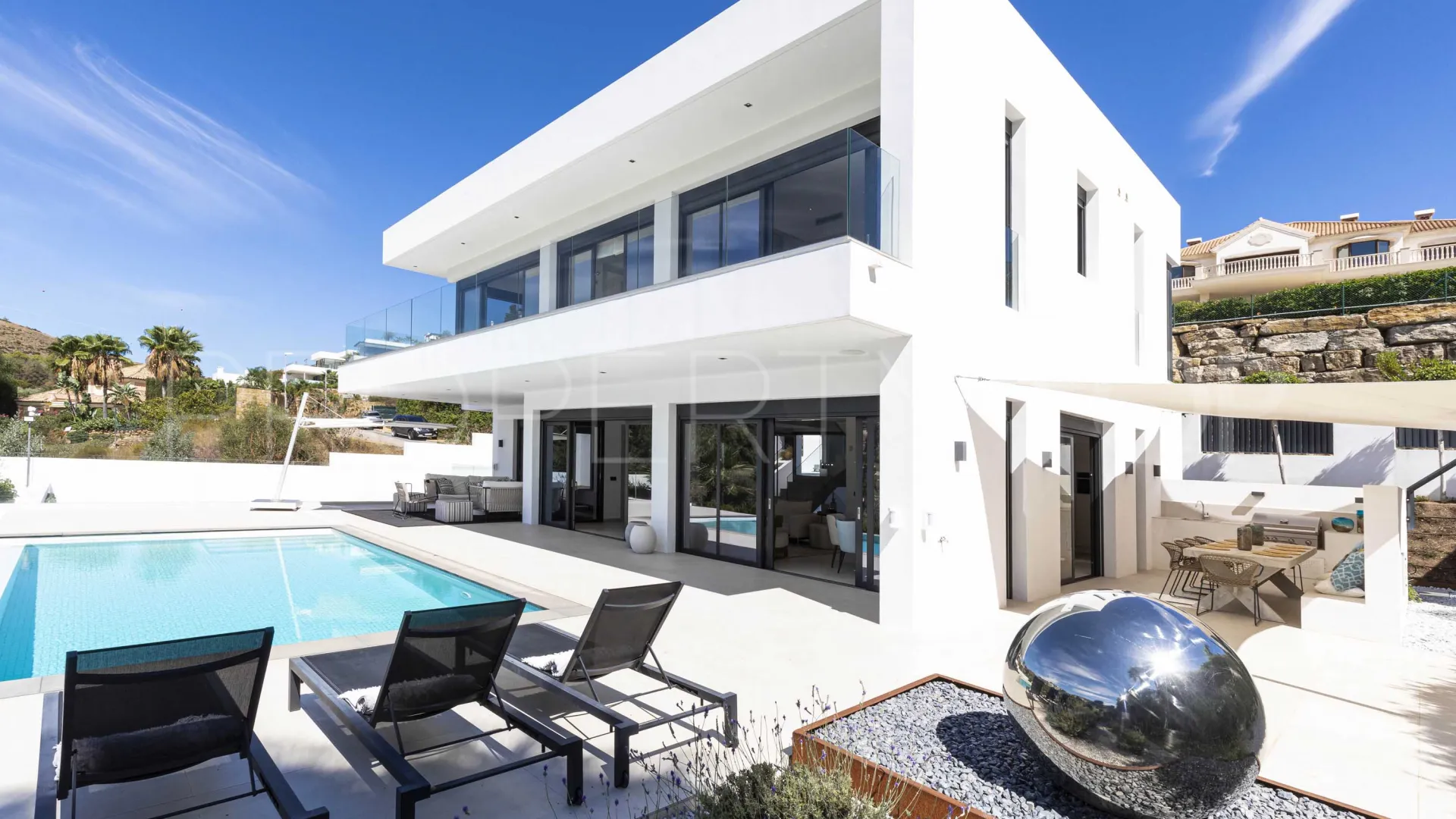 Buy villa in La Alqueria with 5 bedrooms