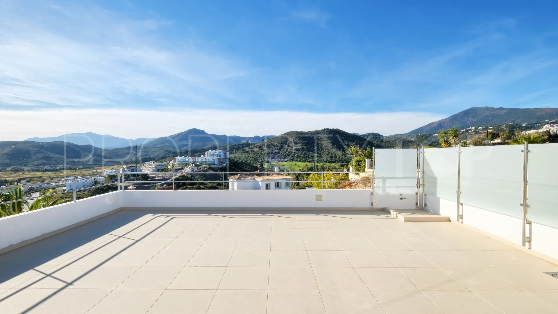 For sale villa with 4 bedrooms in Puerto del Capitan