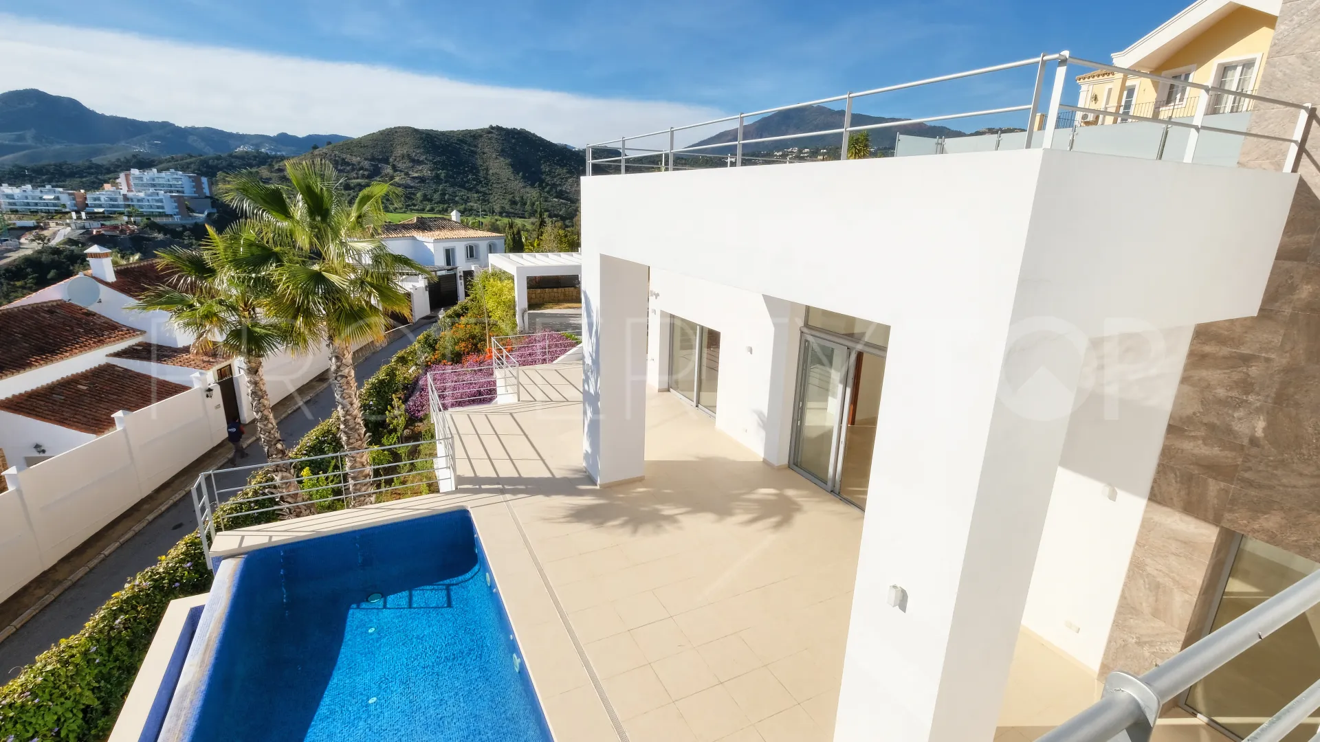 For sale villa with 4 bedrooms in Puerto del Capitan