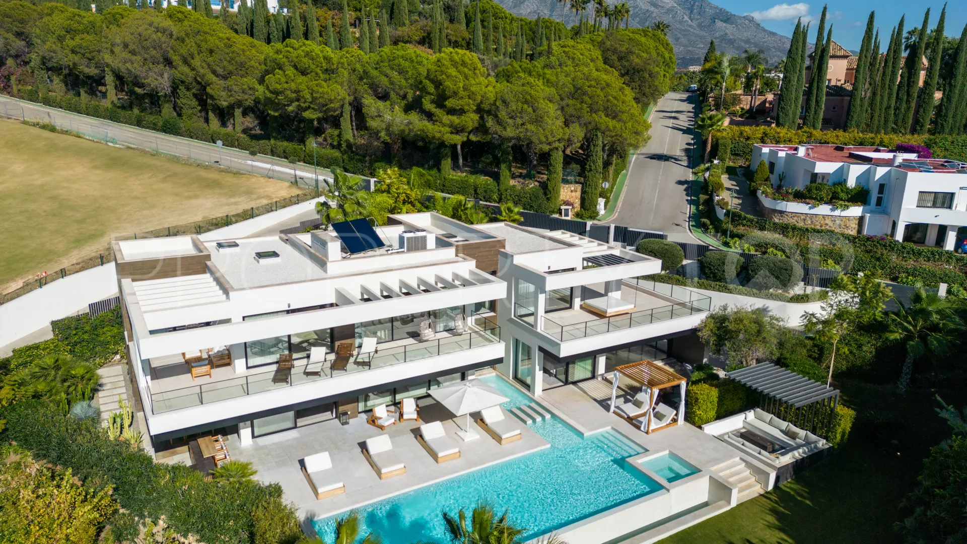 6 bedrooms villa for sale in La Cerquilla