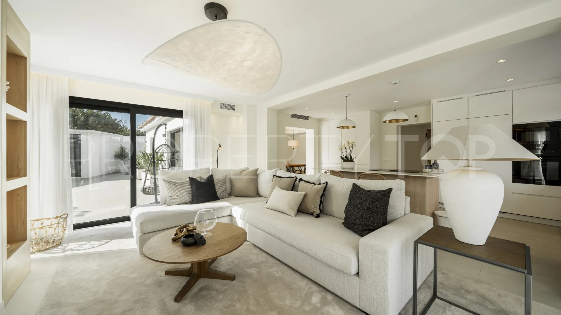 Villa a la venta en Linda Vista Baja con 5 dormitorios